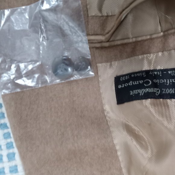 100% Camel Hair Blazer.  Looks new! - Picture 3 of 9